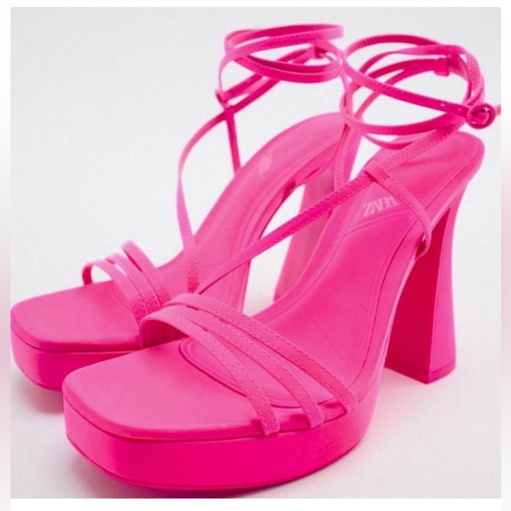NWT ZARA STRAPPY CHUNKY PLATFORM HEELED SANDALS